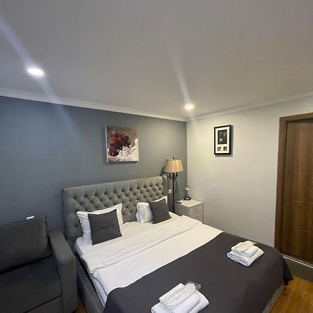 Book Hotel Тбилиси Екстериор снимка