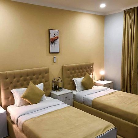 Book Hotel Тбилиси Екстериор снимка