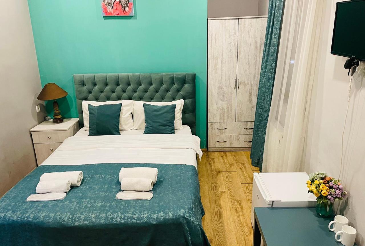 Book Hotel Тбилиси Екстериор снимка