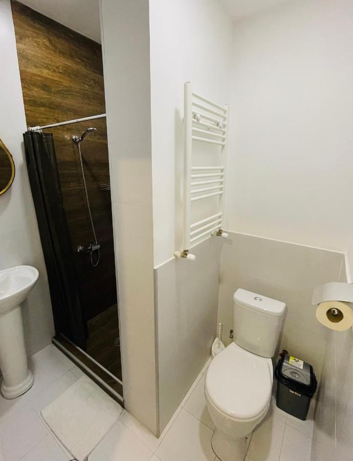 Book Hotel Тбилиси Екстериор снимка