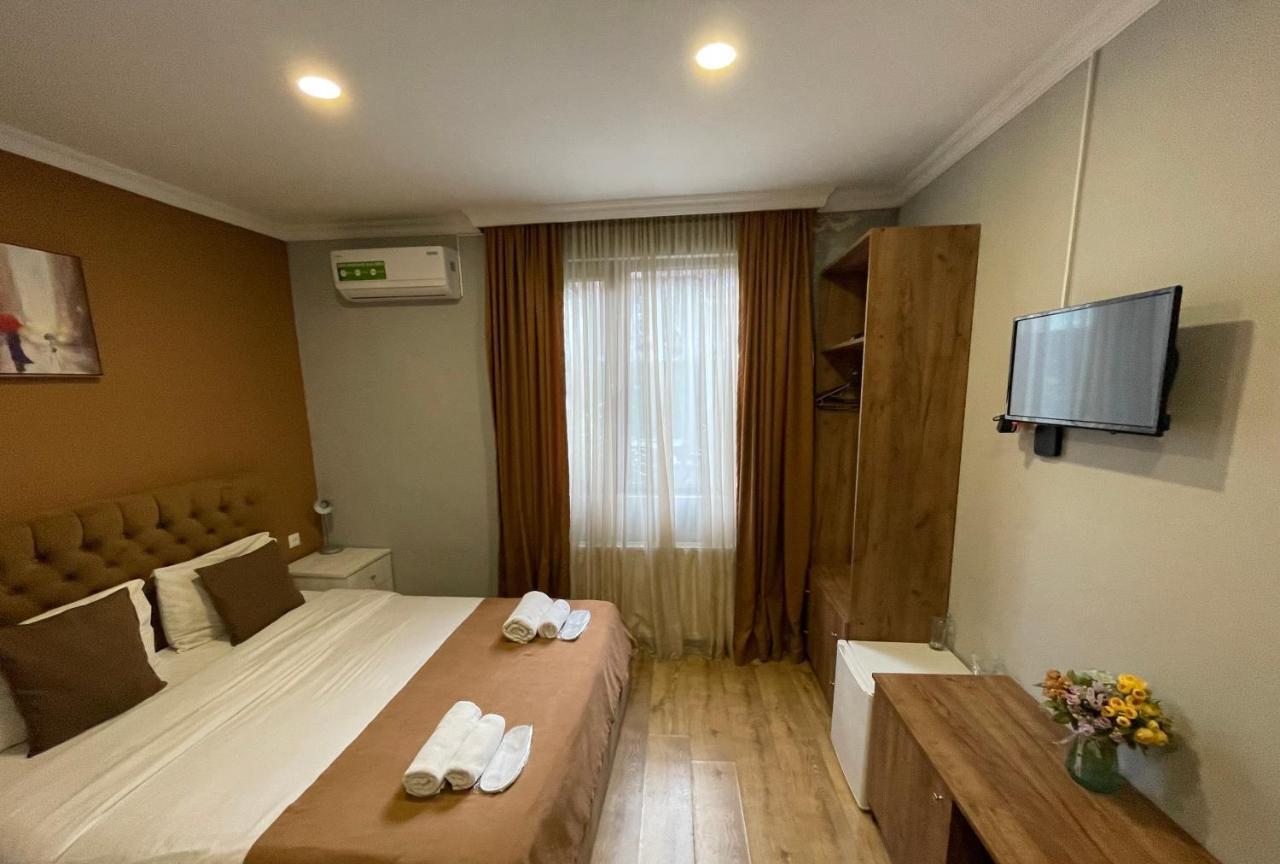Book Hotel Тбилиси Екстериор снимка
