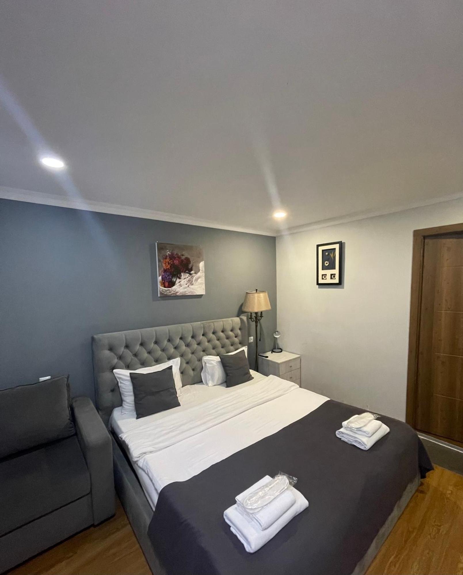 Book Hotel Тбилиси Екстериор снимка